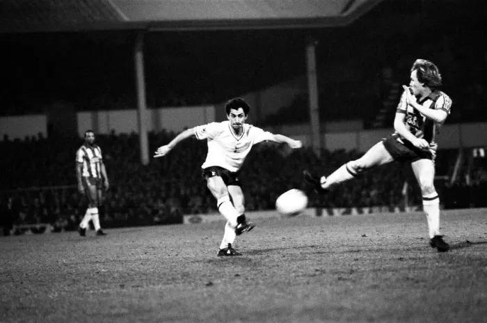 Framed Print : League Cup Semi Final Second Leg match at White Hart lane Framed Print : League Cup Semi Final Second Leg match at White Hart lane