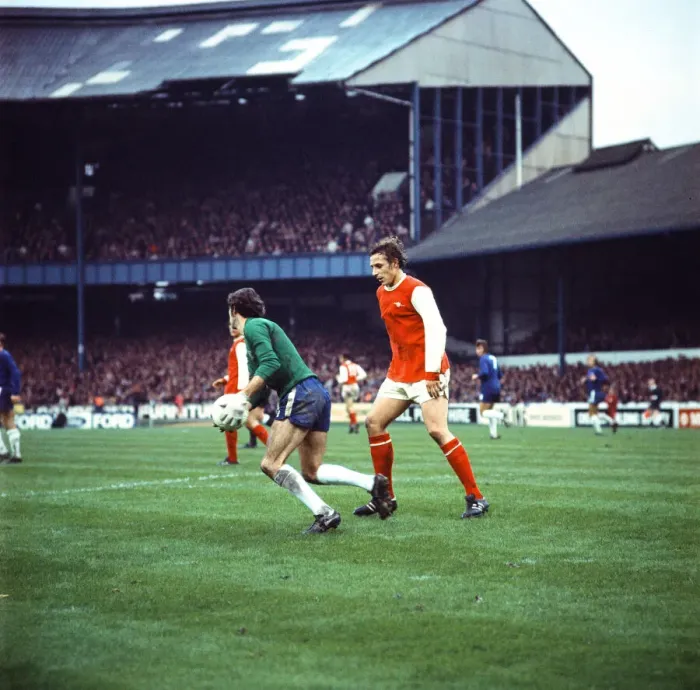Framed Print : League Division one match at Anfield. Chelsea 1 v Arsenal 2 Framed Print : League Division one match at Anfield. Chelsea 1 v Arsenal 2