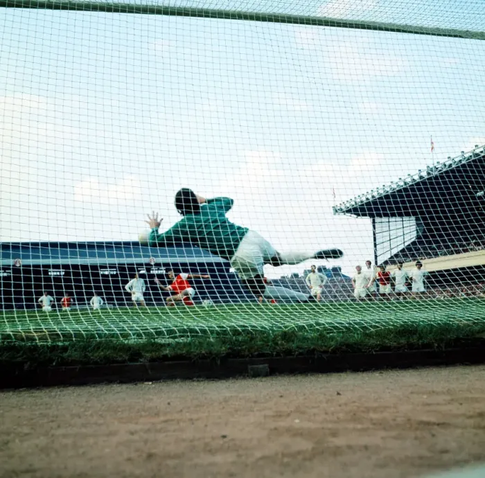 Framed Print : League Division one match at Highbruy. Arsenal 2 v Leeds United 0 Framed Print : League Division one match at Highbruy. Arsenal 2 v Leeds United 0