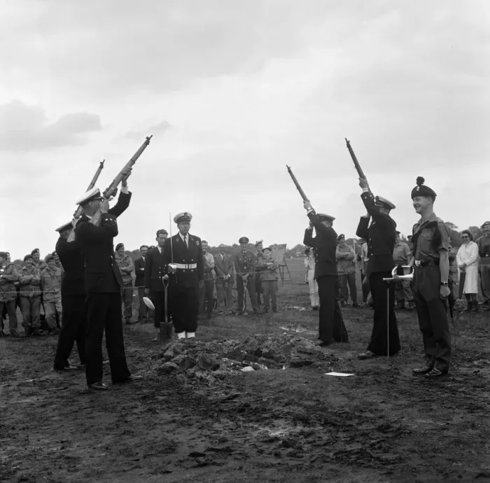 Framed Print : Lee-Enfield Rifle No. 4, buried with full military honours at Bisley, Surrey, England Framed Print : Lee-Enfield Rifle No. 4, buried with full military honours at Bisley, Surrey, England