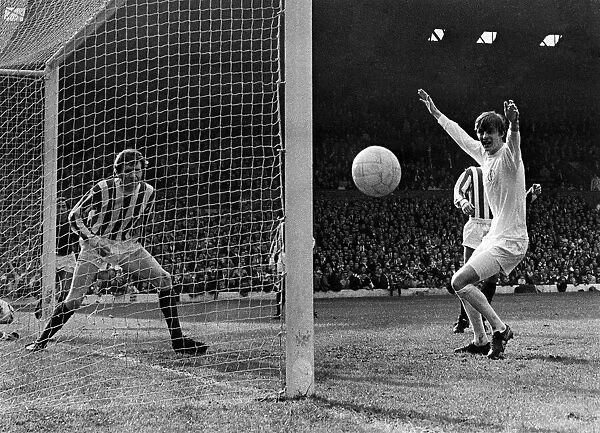 Leed Utd. V Stoke City. Alan Clarke appeals for a penalty after Terry Conroy standing