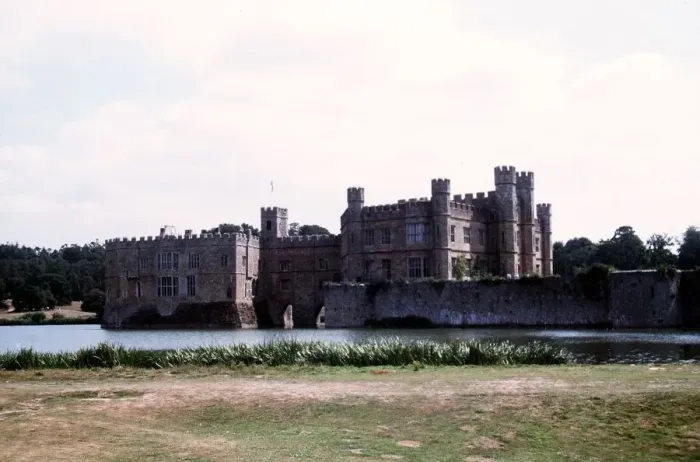 Framed Print : Leeds Castle Kent 12th century castle near Maidstone circa 1980