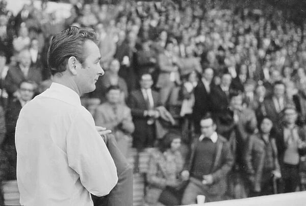 Leeds Manager Brian Clough seen here walking to the dug out at the start of the game