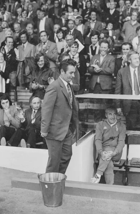 Framed Print : Leeds Manager Brian Clough seen here walking to the dug out at the start of the game Framed Print : Leeds Manager Brian Clough seen here walking to the dug out at the start of the game