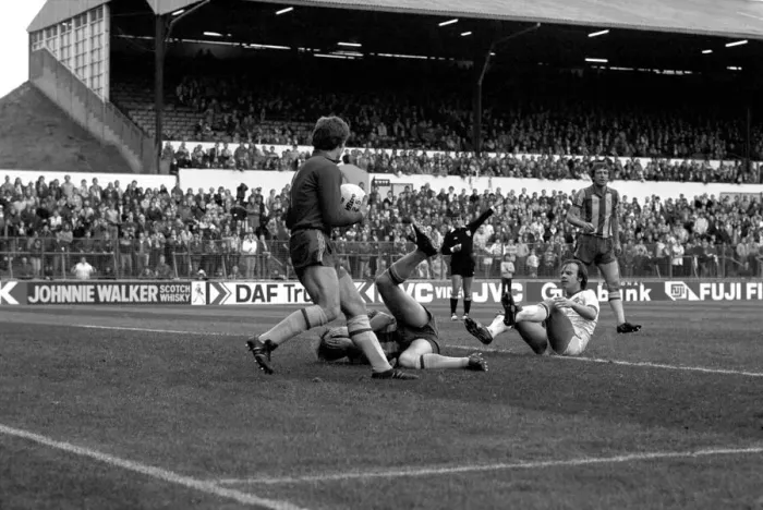 Framed Print : Leeds Unitd 3 v. West Bromwich Albion 1. October 1981 MF03-24-038 Framed Print : Leeds Unitd 3 v. West Bromwich Albion 1. October 1981 MF03-24-038