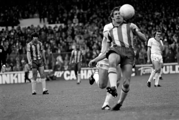 Framed Print : Leeds Unitd 3 v. West Bromwich Albion 1. October 1981 MF03-24-060