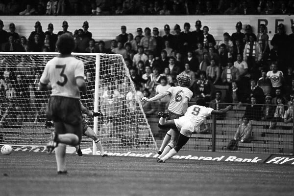 Leeds United 0 v. Arsenal 0. Division one football. September 1981 MF03-14-048