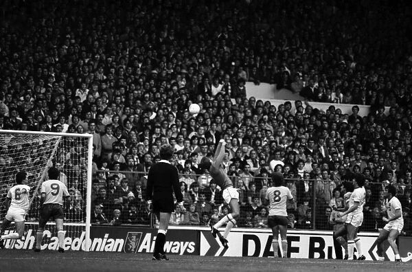 Leeds United 0 v. Arsenal 0. Division one football. September 1981 MF03-14-063