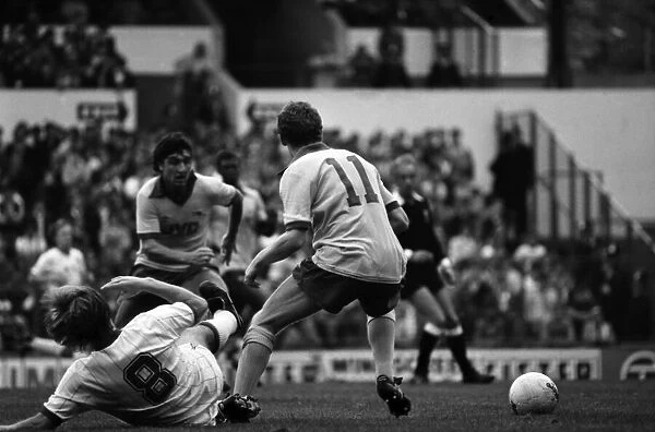 Leeds United 0 v. Arsenal 0. Division one football. September 1981 MF03-14-058