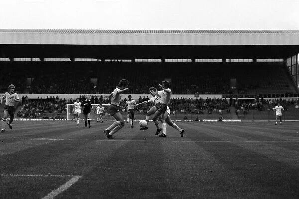 Leeds United 0 v. Arsenal 0. Division one football. September 1981 MF03-14-056