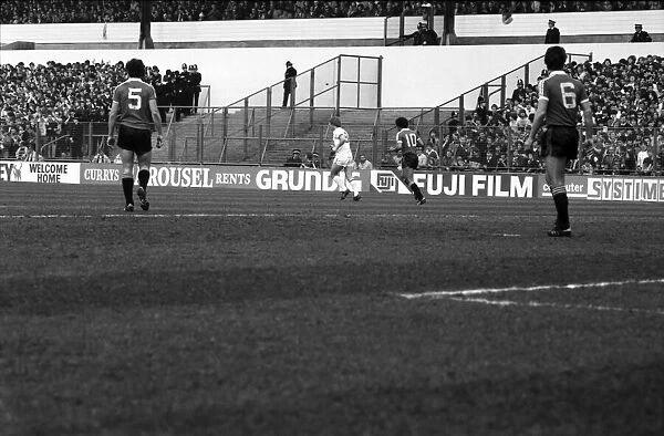 Leeds United 0 v. Manchester United 0. April 1982 MF06-22-065 Local Caption