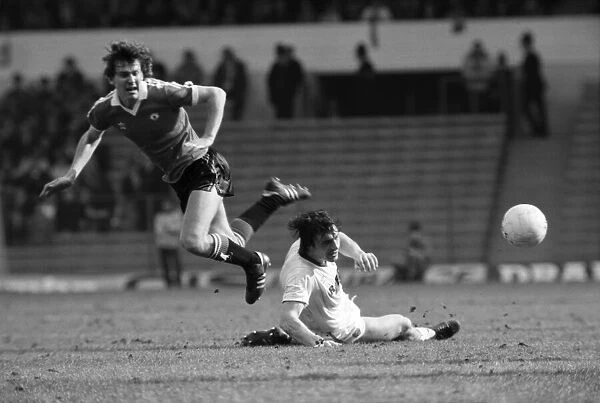 Leeds United 0 v. Manchester United 0. April 1982 MF06-22-090 Local Caption