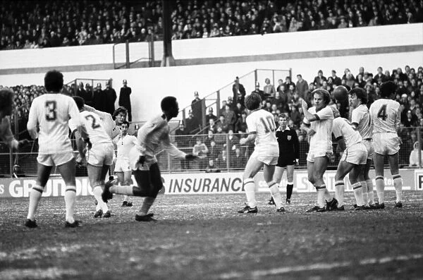 Leeds United 0 v. Tottenham Hotspur 0. Decemebr 1981 MF04-04-018