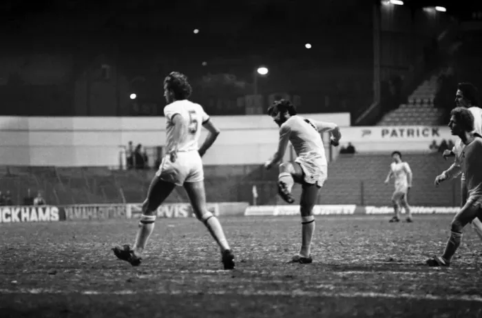 Framed Print : Leeds United 0 v. Tottenham Hotspur 0. Decemebr 1981 MF04-04-016 Framed Print : Leeds United 0 v. Tottenham Hotspur 0. Decemebr 1981 MF04-04-016