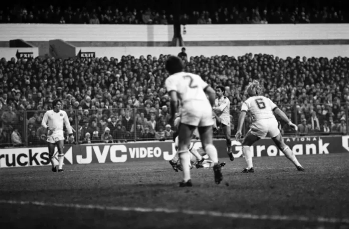 Framed Print : Leeds United 0 v. Tottenham Hotspur 0. Decemebr 1981 MF04-04-014 Framed Print : Leeds United 0 v. Tottenham Hotspur 0. Decemebr 1981 MF04-04-014