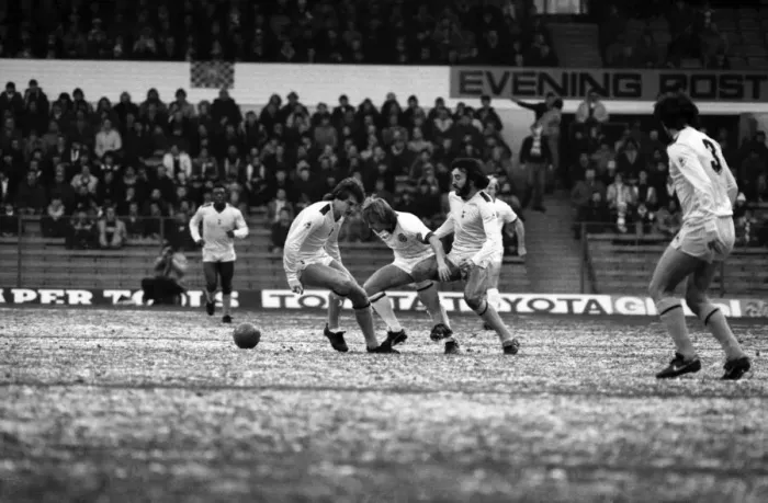 Framed Print : Leeds United 0 v. Tottenham Hotspur 0. Decemebr 1981 MF04-04-042