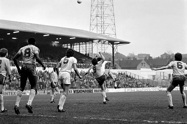 Leeds United 1 v. Norwich City 0. Division One Football. January 1981 MF01-18-038
