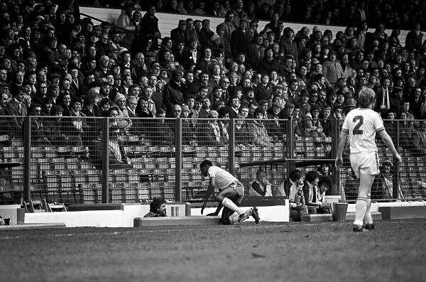 Leeds United 1 v. Norwich City 0. Division One Football. January 1981 MF01-18