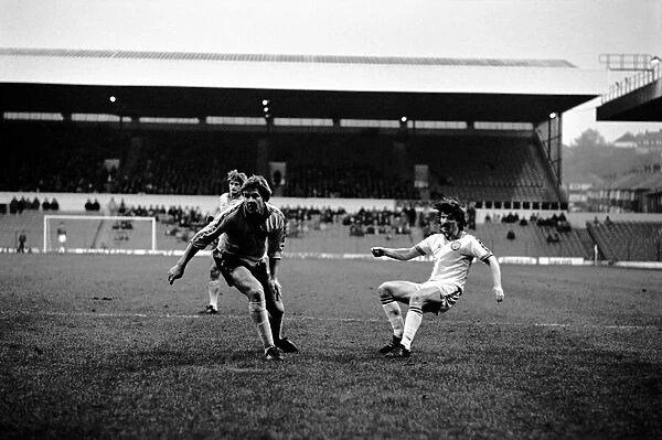 Leeds United 1 v. Norwich City 0. Division One Football. January 1981 MF01-18-052
