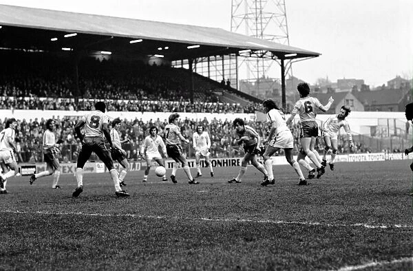 Leeds United 1 v. Norwich City 0. Division One Football. January 1981 MF01-18-040