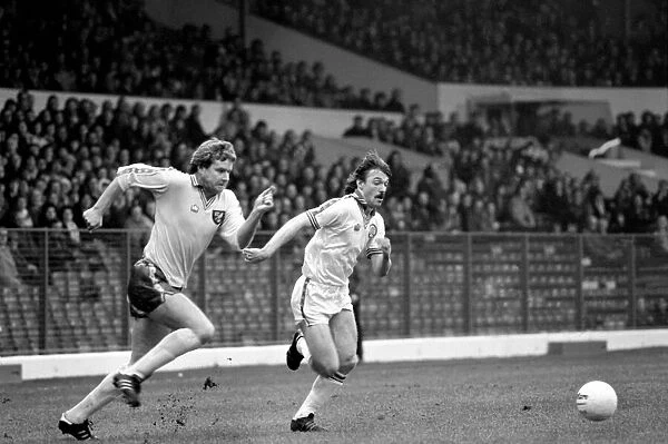 Leeds United 1 v. Norwich City 0. Division One Football. January 1981 MF01-18-033