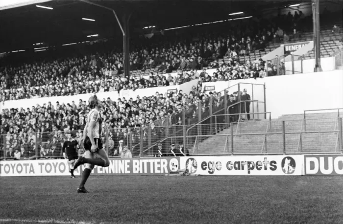 Framed Print : Leeds United 1 v. Stoke City 3. Division One Football. February 1981 MF01-29-135 Framed Print : Leeds United 1 v. Stoke City 3. Division One Football. February 1981 MF01-29-135