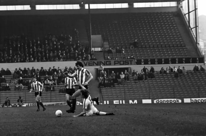 Framed Print : Leeds United 1 v. Stoke City 3. Division One Football. February 1981 MF01-29-096 Framed Print : Leeds United 1 v. Stoke City 3. Division One Football. February 1981 MF01-29-096