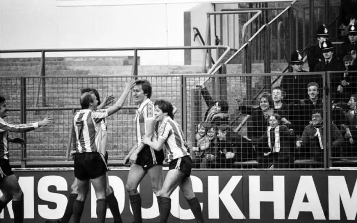 Framed Print : Leeds United 1 v. Stoke City 3. Division One Football. February 1981 MF01-29-084 Framed Print : Leeds United 1 v. Stoke City 3. Division One Football. February 1981 MF01-29-084