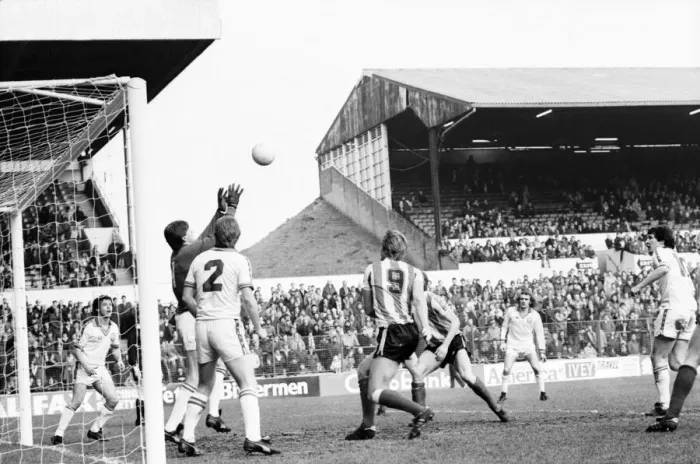 Framed Print : Leeds United 1 v. Stoke City 3. Division One Football. February 1981 MF01-29-122 Framed Print : Leeds United 1 v. Stoke City 3. Division One Football. February 1981 MF01-29-122