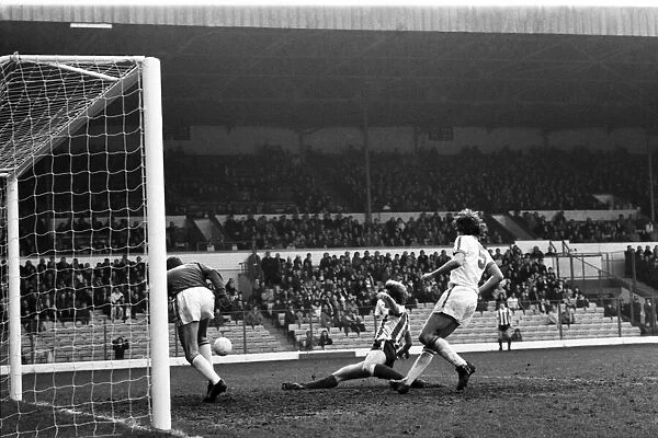 Leeds United 1 v. Stoke City 3. Division One Football. February 1981 MF01-29-116