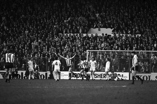 Leeds United 1 v. Stoke City 3. Division One Football. February 1981 MF01-29-052
