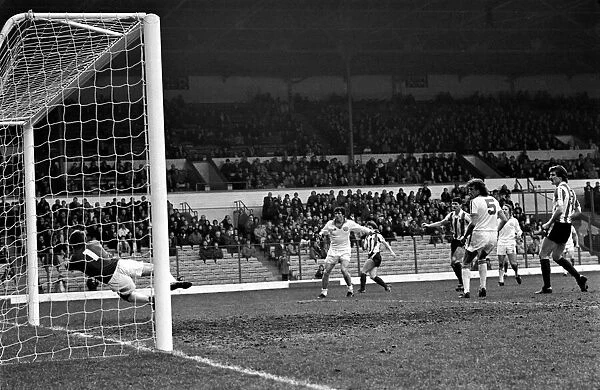 Leeds United 1 v. Stoke City 3. Division One Football. February 1981 MF01-29-121