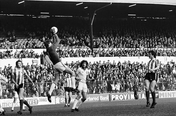 Leeds United 1 v. Stoke City 3. Division One Football. February 1981 MF01-29-095