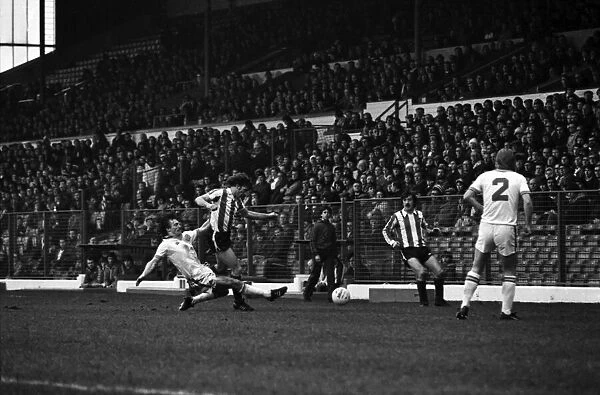 Leeds United 1 v. Stoke City 3. Division One Football. February 1981 MF01-29-089