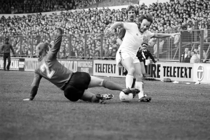 Framed Print : Leeds United 1 v. Sunderland 0. Division One Football. February 1981 MF01-33-084 Framed Print : Leeds United 1 v. Sunderland 0. Division One Football. February 1981 MF01-33-084