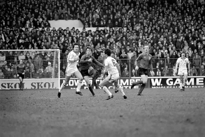 Framed Print : Leeds United 1 v. Sunderland 0. Division One Football. February 1981 MF01-33-077 Framed Print : Leeds United 1 v. Sunderland 0. Division One Football. February 1981 MF01-33-077