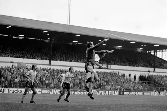 Framed Print : Leeds United 1 v. Sunderland 0. Division 1 Football. October 1981 MF04-06-043 Framed Print : Leeds United 1 v. Sunderland 0. Division 1 Football. October 1981 MF04-06-043