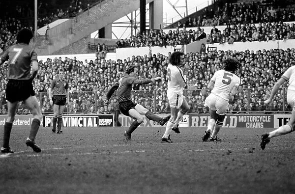 Leeds United 1 v. Sunderland 0. Division One Football. February 1981 MF01-33-081