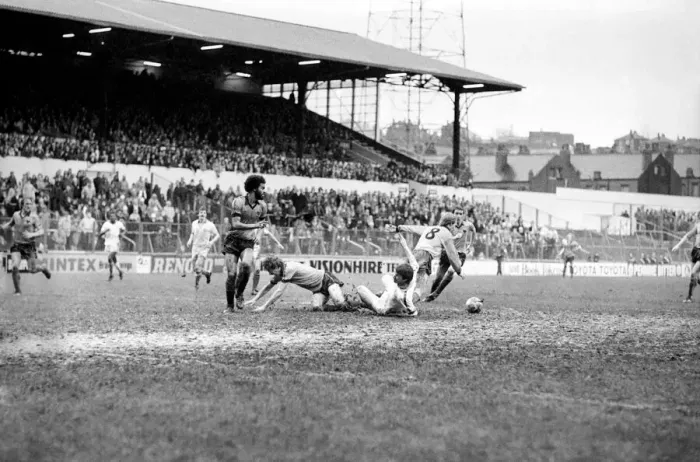 Framed Print : Leeds United 1 v. Wolverhampton Wanderers 3. March 1981 MF02-03-006 Framed Print : Leeds United 1 v. Wolverhampton Wanderers 3. March 1981 MF02-03-006