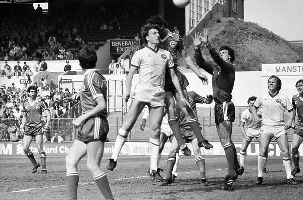 Leeds United 2. v. Brighton and Hove Albion 1. Division 1 Football. May 1982 MF07-01-024