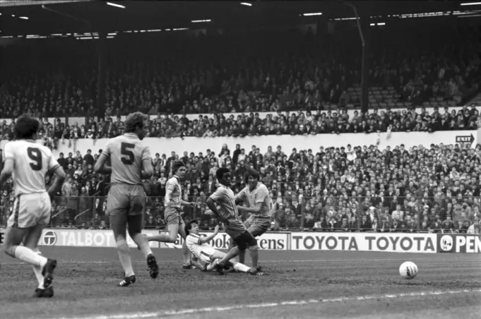 Framed Print : Leeds United 3 v. Coventry 0. Division 1 Football. April 1981 MF02-11-073 Framed Print : Leeds United 3 v. Coventry 0. Division 1 Football. April 1981 MF02-11-073