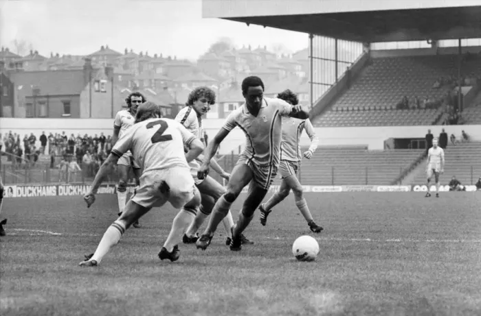 Framed Print : Leeds United 3 v. Coventry 0. Division 1 Football. April 1981 MF02-11-007 Framed Print : Leeds United 3 v. Coventry 0. Division 1 Football. April 1981 MF02-11-007