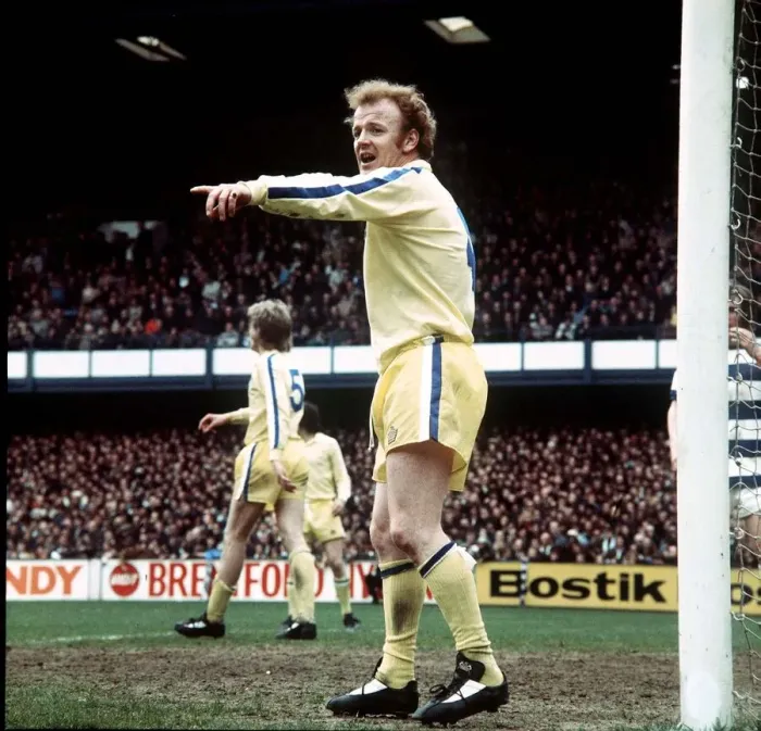 Framed Print : Leeds United captain Billy Bremner Circa 1974 Framed Print : Leeds United captain Billy Bremner Circa 1974