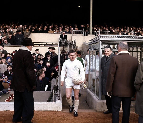 Leeds United captain leads his team out at Highbury for their league division one match