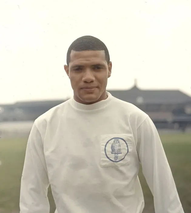 Framed Print : Leeds United footballer Albert Johanneson May 1965 Framed Print : Leeds United footballer Albert Johanneson May 1965