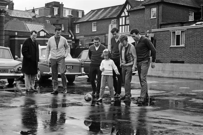 Framed Print : Leeds United footballer Norman Hunter at Hendon during an England training session