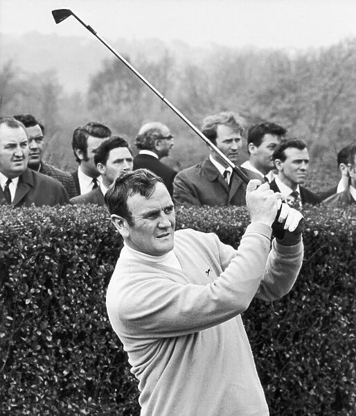 Leeds United manager Don Revie playing golf. 12th May 1970
