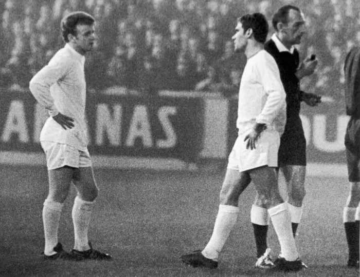 Framed Print : Leeds United v. Standard Liege. Billy Bremner of Leeds looks in disbelief Framed Print : Leeds United v. Standard Liege. Billy Bremner of Leeds looks in disbelief