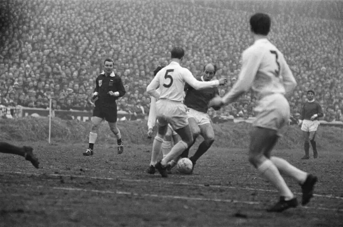 Framed Print : Leeds United verses Manchester United at Elland Road, Leeds, Yorkshire Framed Print : Leeds United verses Manchester United at Elland Road, Leeds, Yorkshire
