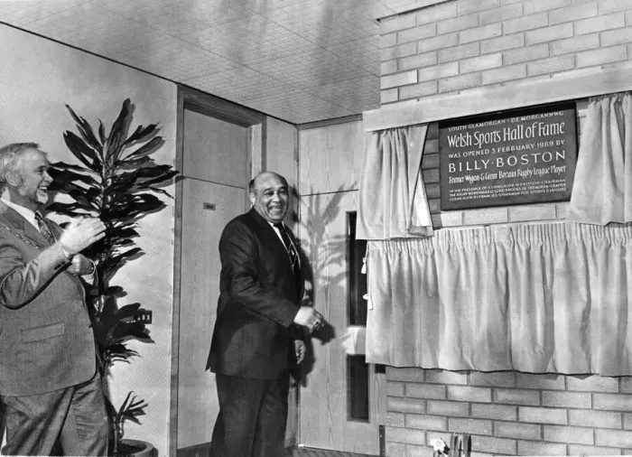 Framed Print : Legendary Wigan Warriors rugby league player Billy Boston smiles unveils a plaque named Framed Print : Legendary Wigan Warriors rugby league player Billy Boston smiles unveils a plaque named